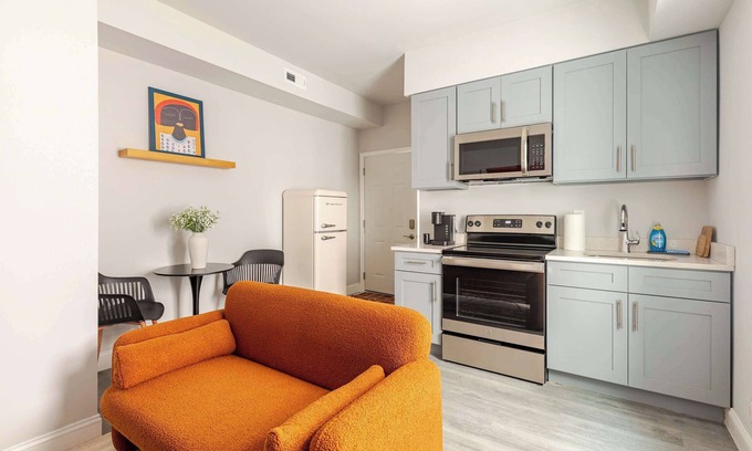 Passyunk Square Apartment | Luxe & Convenience Center City