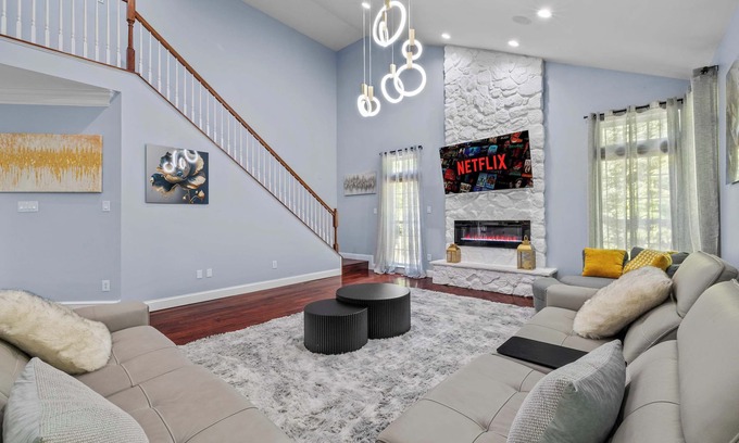 East Stroudsburg House | Luxe Getaway | Hot Tub, Sauna, Theater & Game Room
