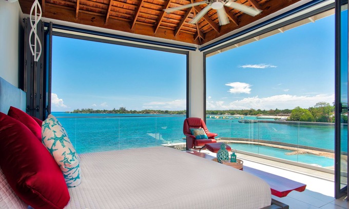Discovery Bay House | Luxe Grand Villa: New, Ultra Modern Luxury 6 Bedroom private beach villa.