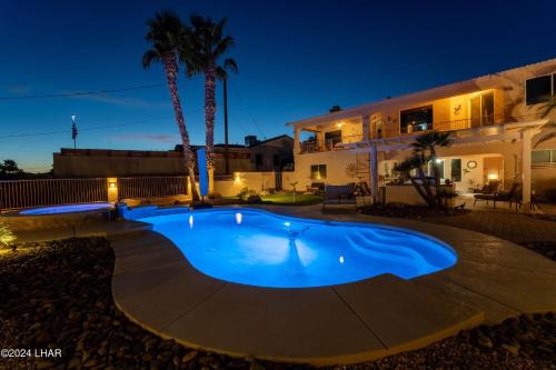 Lake Havasu City House | Luxe Havasu 6-bedroom Retreat! Pool, Hot tub, Lake Views!