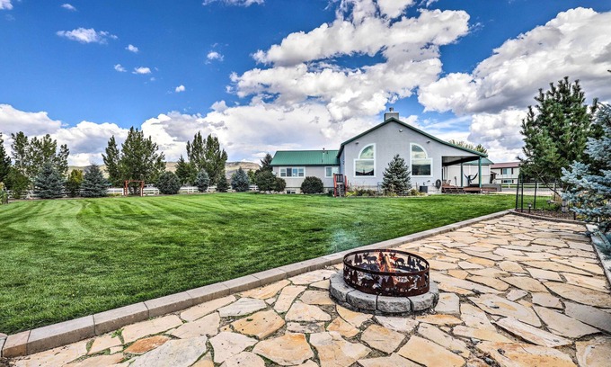 Park City House | Luxe Heber City Cabin + Hot Tub & Guest House