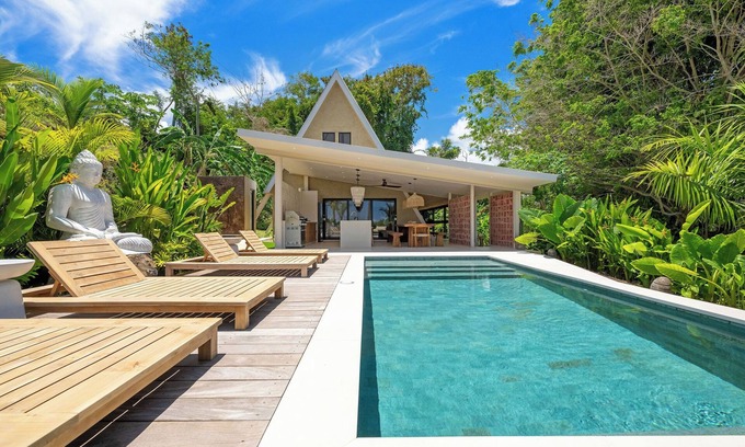 Mata de Platano Ski Chalet | Luxe Jungle Retreat Bali-Style