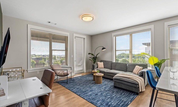 Charlotte Apartment | Luxe King 3BR Suite in Waverly Charlotte!