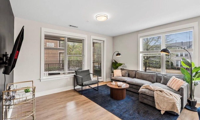 Charlotte Apartment | Luxe King 3BR Suite in Waverly Charlotte!