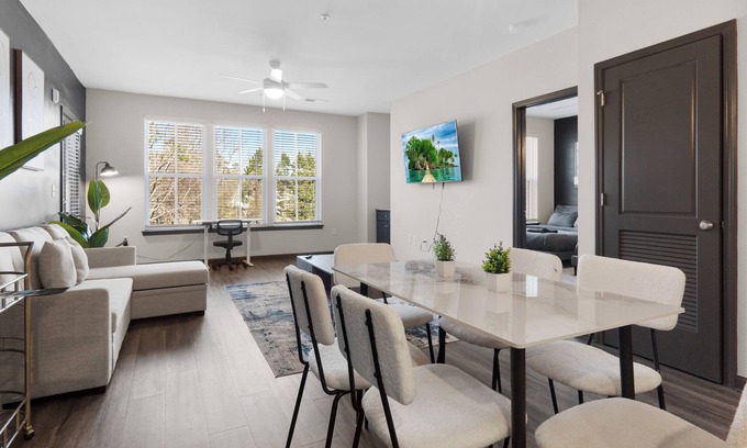 North Raleigh Apartment | Luxe King 3BR Suite in North Raleigh