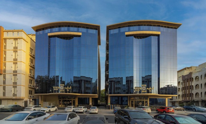 Al-Hamra'a House | Luxe King Escape | Jeddah’s Harbour Gateway