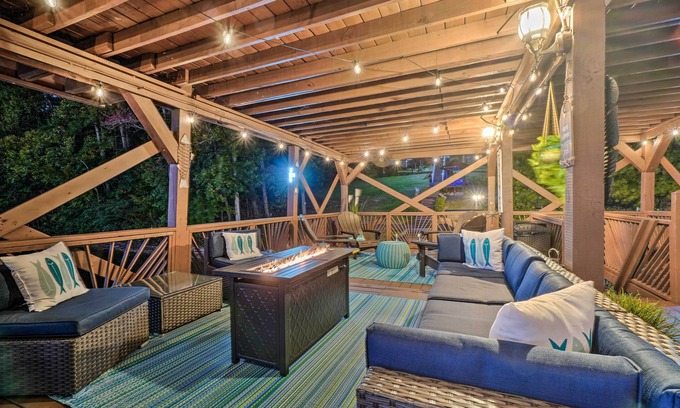Harrison House | Luxe Lake Chickamauga Retreat w/Boat Dock!