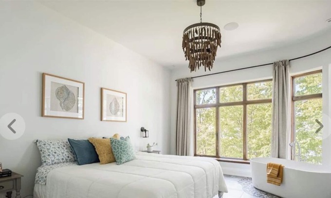 Wainfleet House | Luxe Lake House