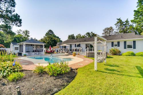 Portsmouth House | Luxe Lakefront Portsmouth Home Fish, Swim and Play!