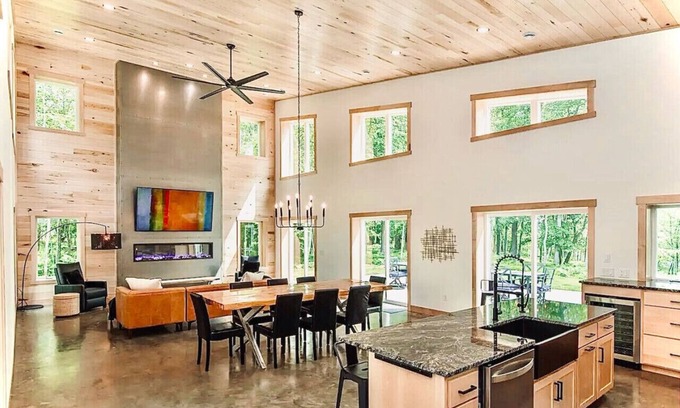 Crosslake House | Luxe Lakefront Views on Ox Lake, Relax & Escape