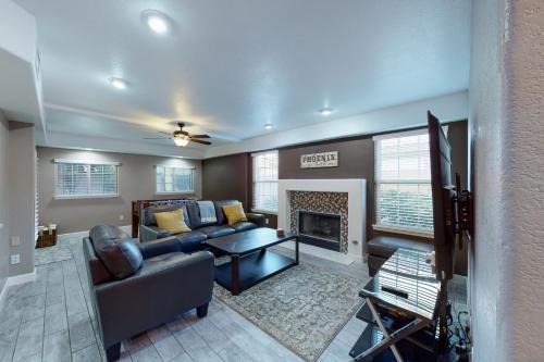 Ahwatukee Foothills House | Luxe Lakewood Villa