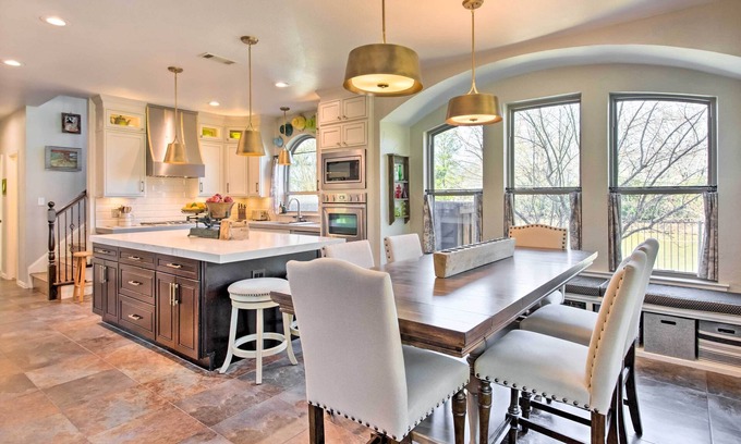 Flower Mound House | Luxe & Large Flower Mound Home on 1 Acre w/Pond!