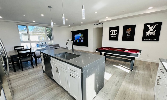 Valley Glen House | LUXE LIVING