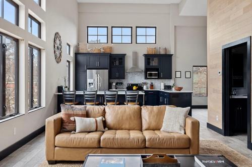 Douglas House | Luxe Loft