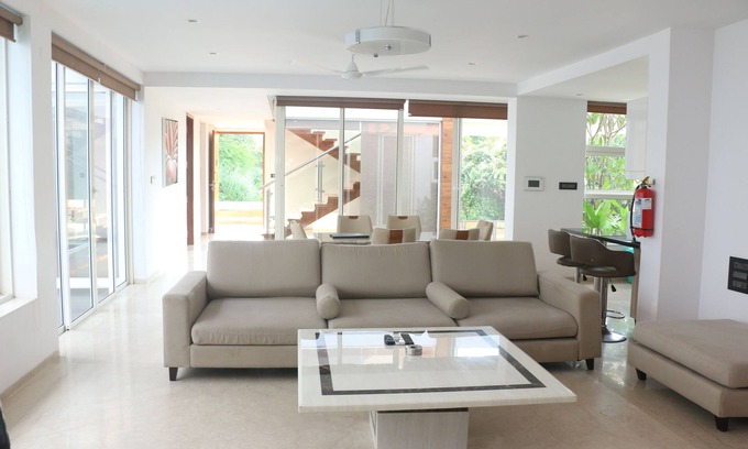 Pilerne Villa | Luxe Loft Villa