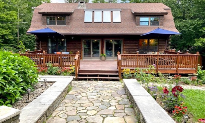 Ellenville House | Luxe Log Cabin w NEW HEATED SALTWATER POOL
