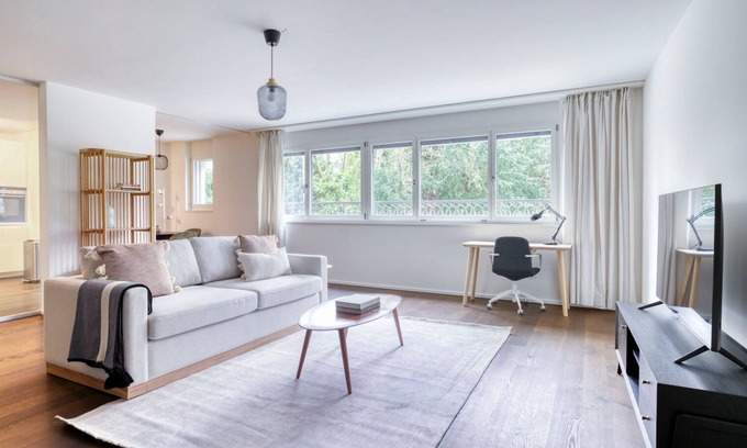 Muhlebach Apartment | Luxe Mühlebach 3.5 Room w/W&D, Parking, 2 mins to Seefeld, by Blueground