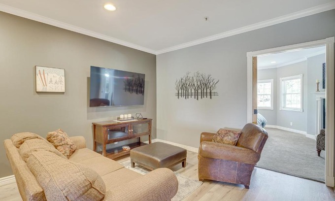Midway Apartment | Luxe Midway Condo with Golf Course and Mountain Views!