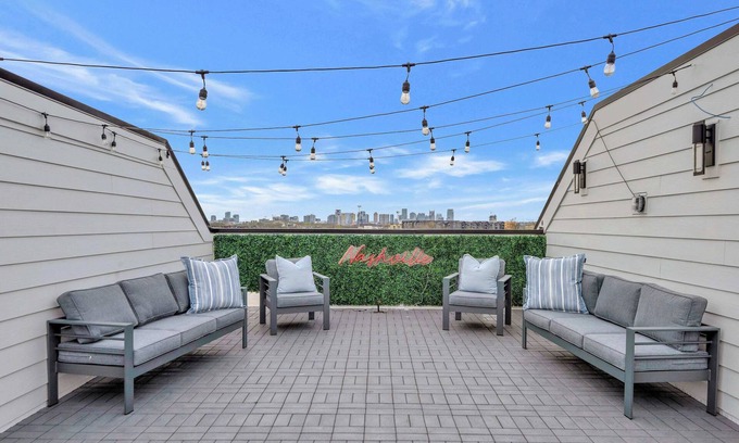 Hurwood Heights House | Luxe Music City Show House! Walk to Geodis Park!