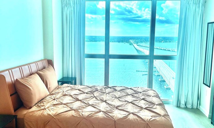 Fort Myers River District Apartment | Luxe Penthouse Waterfront Loft
