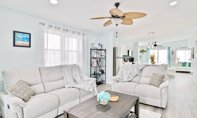 Hancocks Bridge House | Luxe Private Beachfront Retreat on Delaware River!