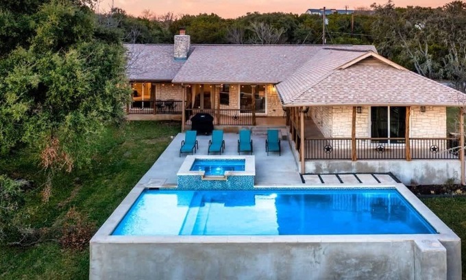 West Oak Hill House | Luxe Ranch Life-Heated Pool-Spa. 10 Min Downtown!