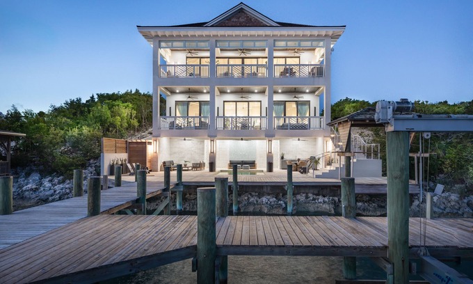 Staniel Cay Villa | LUXE: RENT 3 WAYS:ENTIRE ESTATE, UPPER or LOWER LEVEL. EACH HAS PRIVATE ENTRANCE