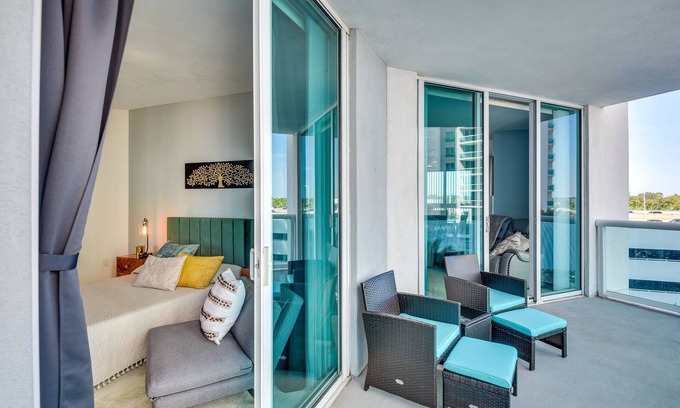 Kingston Condo | Luxe Resort Condo - 2 Mi to Daytona Beach!
