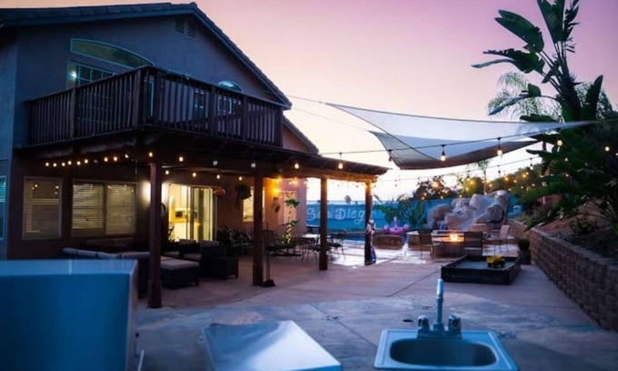 El Cajon House | Luxe Resort Style Home Stunning 8 Beds with Pool
