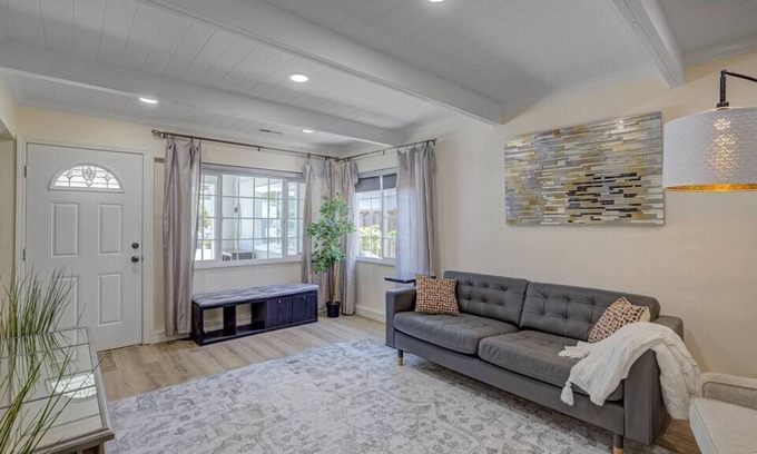 Milpitas House | Luxe Spacious Remodeled House in Silicon Valley