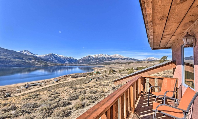 Twin Lakes House | Luxe Twin Lakes House w/Mountain & Lake Views!