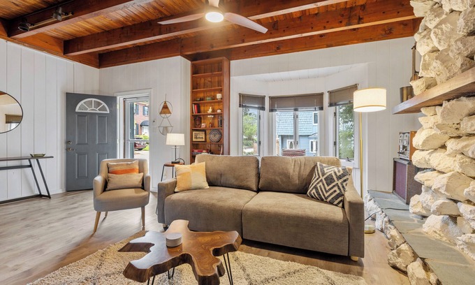Tallahassee House | Luxe Urban Lodge - KingBed - Private Patio - FSU - TMH - Downtown
