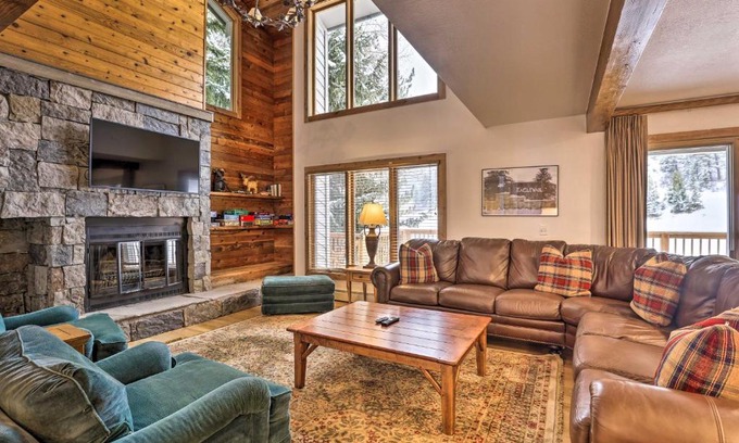Eagle-Vail House | Luxe Vail Valley Retreat with Hot Tub!