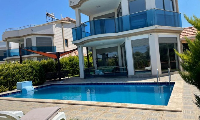 Akbuk Villa | Luxe villa tekerbrothers