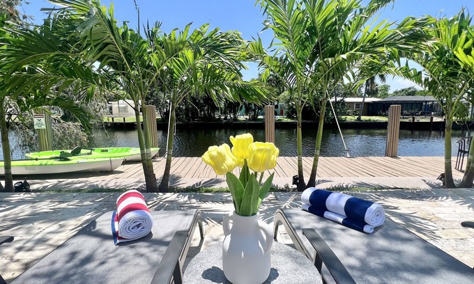Central Fort Lauderdale House | LUXE Waterfront! Htd Pool HotTub Kayaks n3ml to Beach/Las Olas Blvd. Sleeps 11