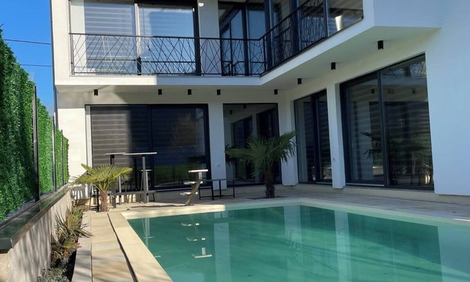 Mostar Villa | Luxe Waters Retreat