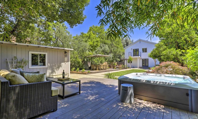 Rutherford House | Luxe Wine Country Getaway w/Vineyard Views