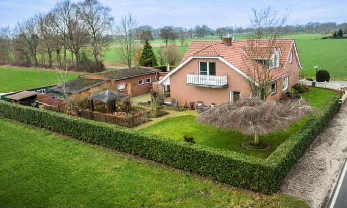 Manderveen Villa | Luxe woning 20 pers 9 slaapkamer Borg 250E