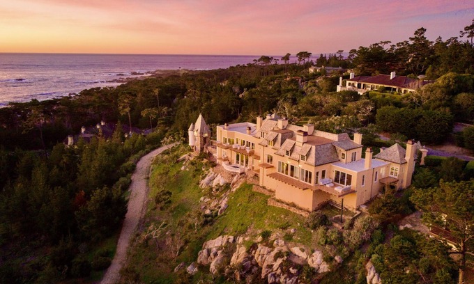 Pebble Beach House | Luxe1 panoramic Pebble Estate