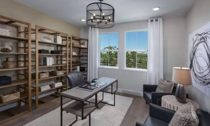 Brentwood House | LuxeAM3: Stylish & Luxurious, New, BBQ Grill, 4BR