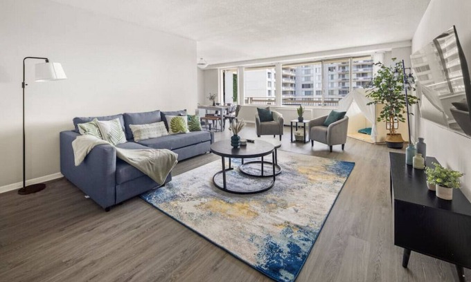 Crystal City Apartment | LuxOasis | 2BD 2BA | Family | DC | Pool&Gym