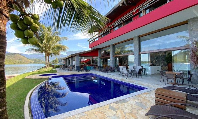 Frade Villa | LuxoBrasil #AR20 Maravilhas de Itanema House 08 Suites Angra dos Reis Vacation Rental
