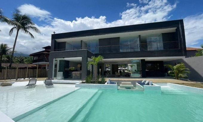 Japuiba House | LUXOBRASIL #AR23 Canal House Porto Bracuhy Vacation Rentals