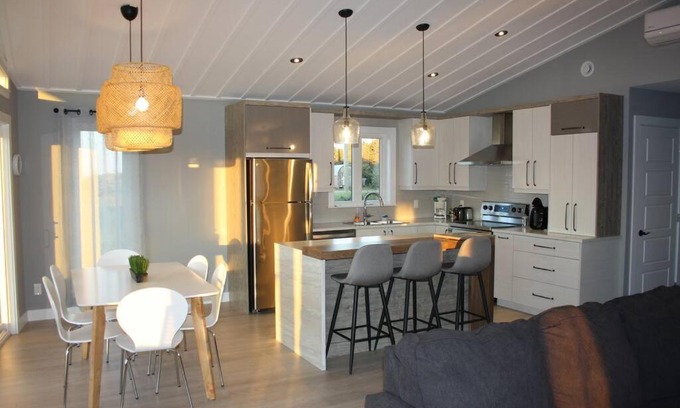 Caraquet Apartment | Luxueux chalet sur la plage - Baie des Chaleurs