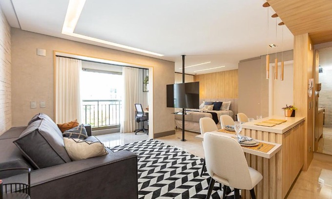 Batel Apartment | Luxuoso Apt Batel - 4 Minutos do Shopping Pátio Batel c/Garagem, Piscina, Sauna e Academia