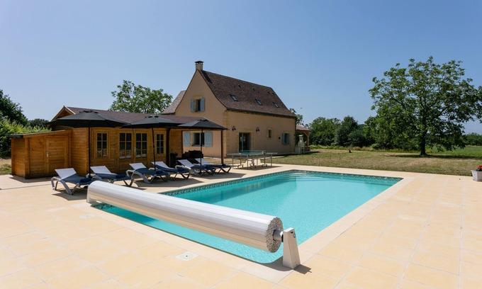 Saint-Crepin-et-Carlucet House | Luxury 3 Bed Home with Heated Swimming Pool, Brand New Air Con and Boules Pitch