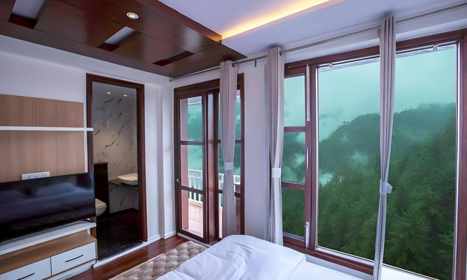 Shimla Apartment | Luxuries 2 BHK Appartment With Scenic Views