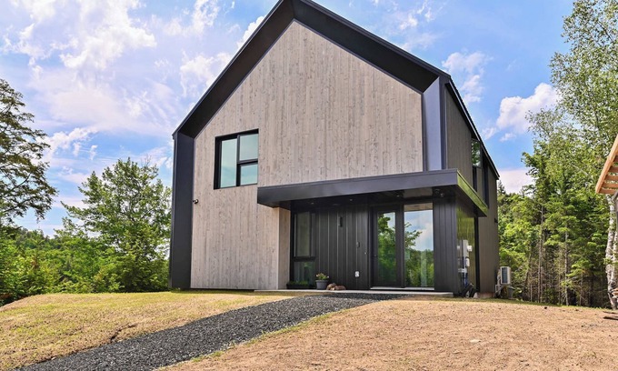 Argenteuil Regional County Municipality Ski Chalet | Luxurious Chalet Aube - Waterfront, Spa, Fireplace!