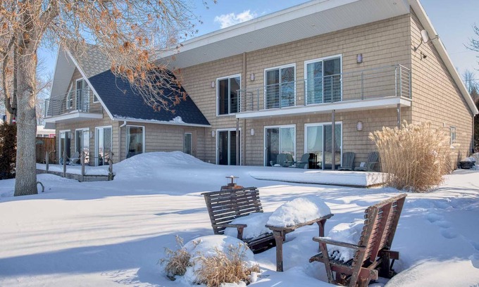 Lotbiniere Regional County Municipality Ski Chalet | Luxurious chalet right on the water.