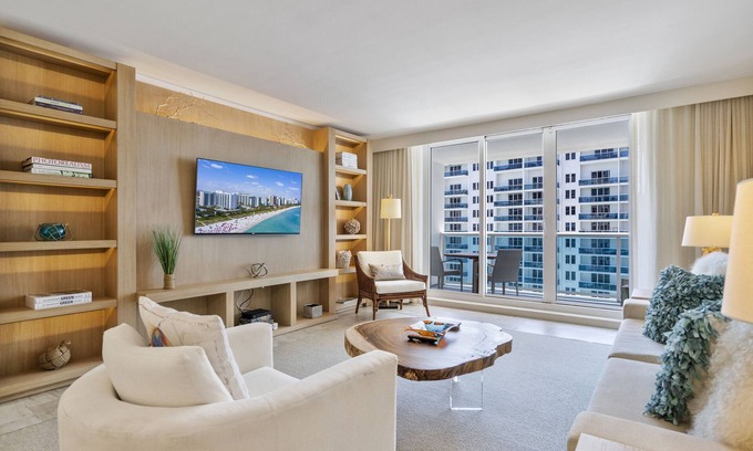 City Center Condo | Luxurious 1/1 Ocean View Condo 1202 - Located at 1 Hotel & Homes South Beach